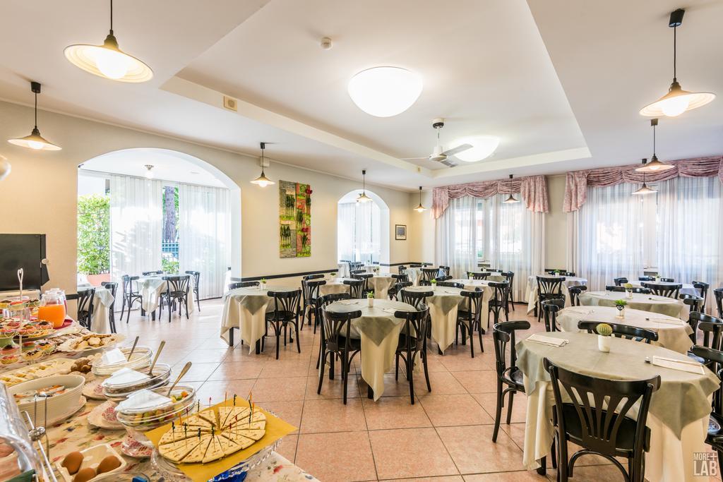 B&B Hotel Souvenir Cesenatico Exterior photo